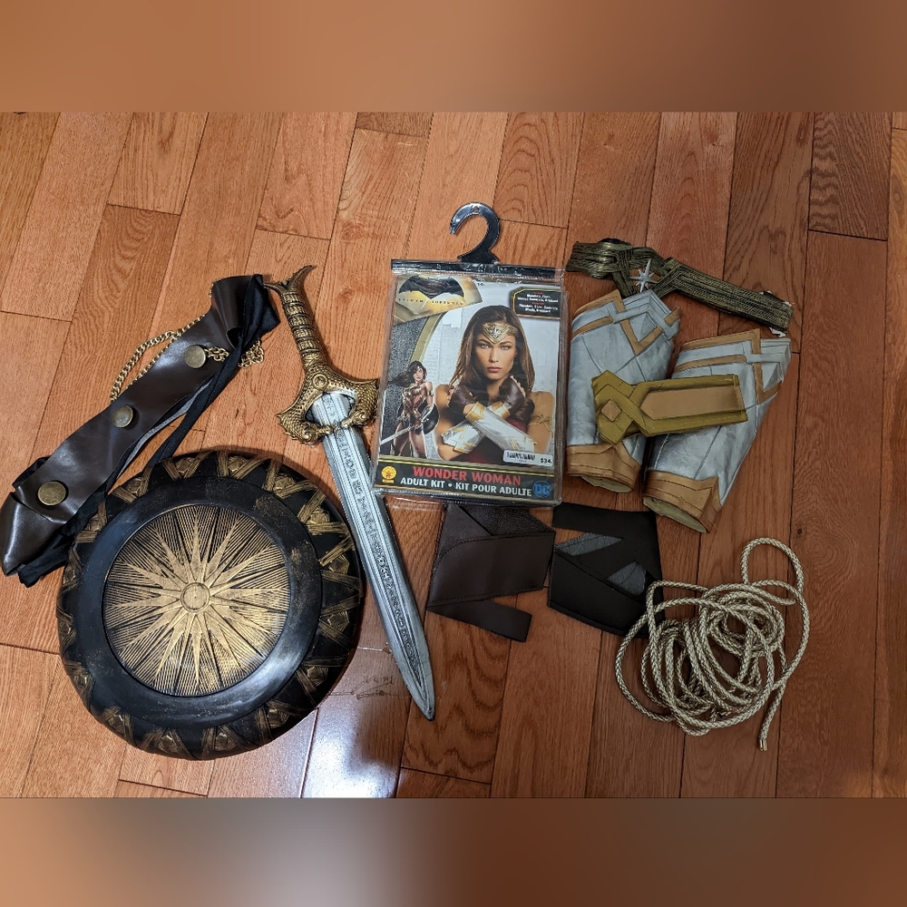 Wonder Woman Adult Accessories Kit Set